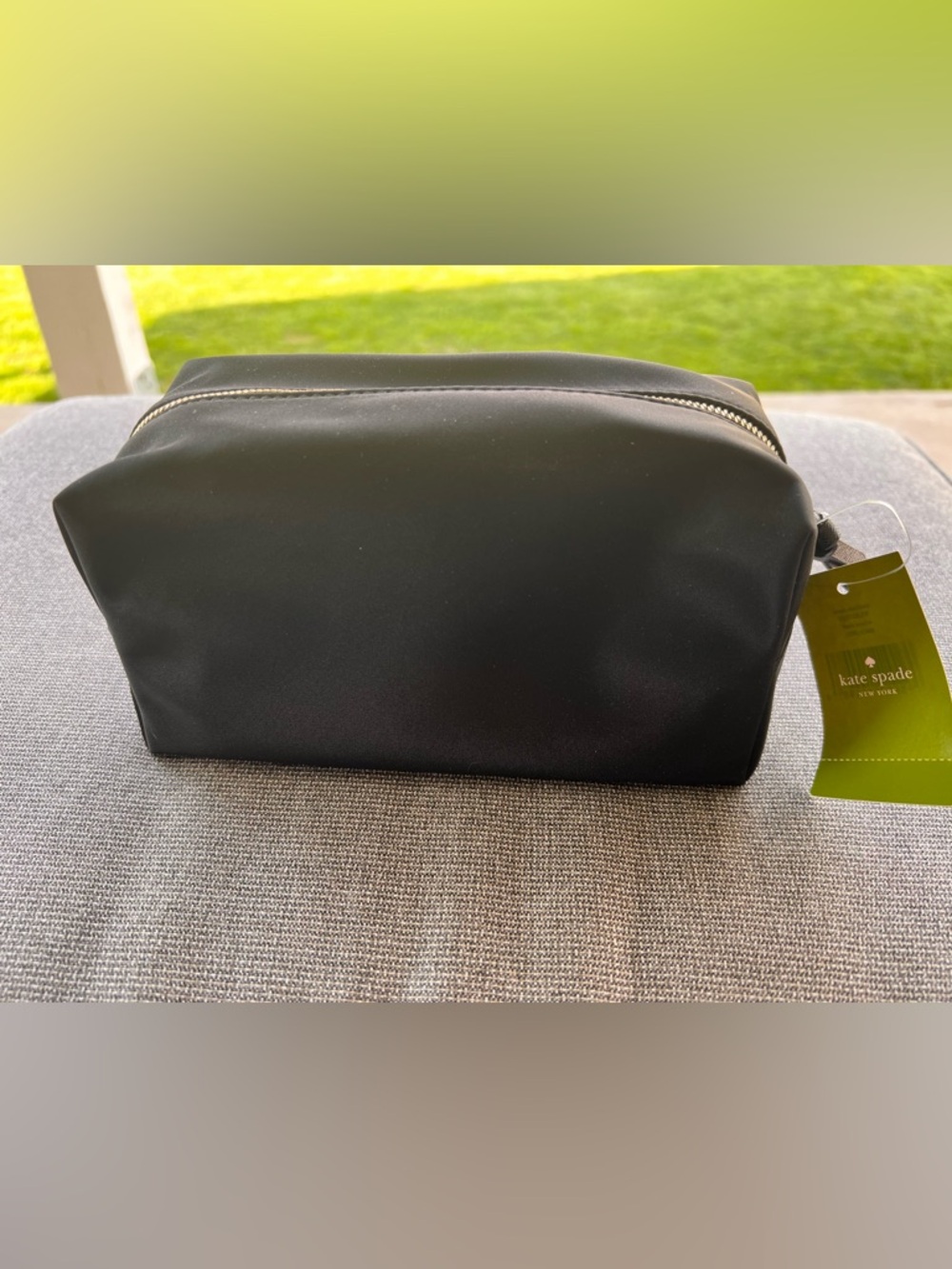 kate spade black toiletry pouch with gold hardware - Picture 3 of 6